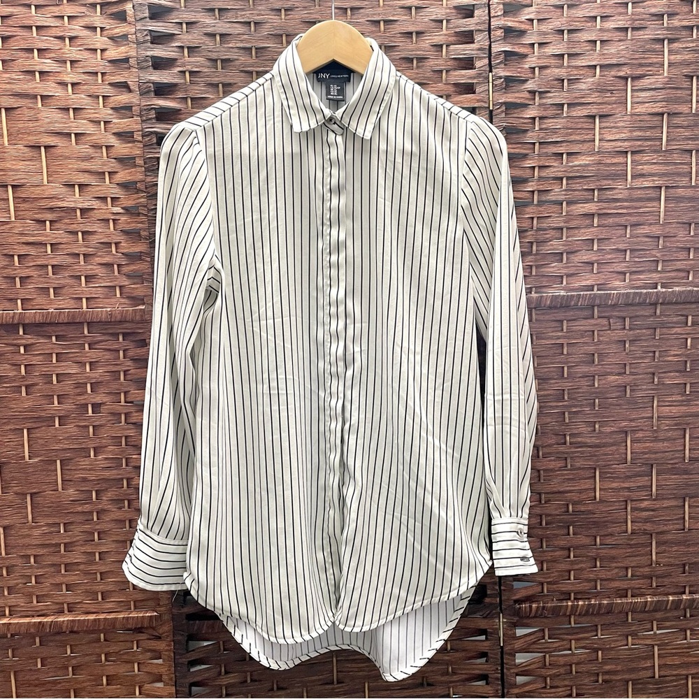 Jones New York White and Black Dress Shirt Classic Style, Size XS.